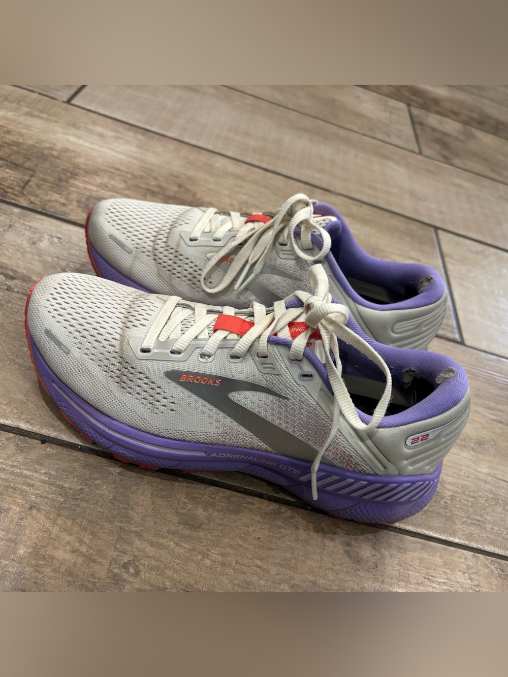 Brooks Adrenaline GTS 22 Purple Women’s Running Shoes Size 8.5